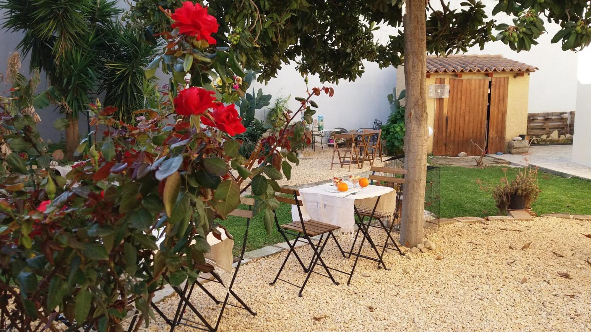 アヴォラ U' Iazzu Bed & Breakfast エクステリア 写真