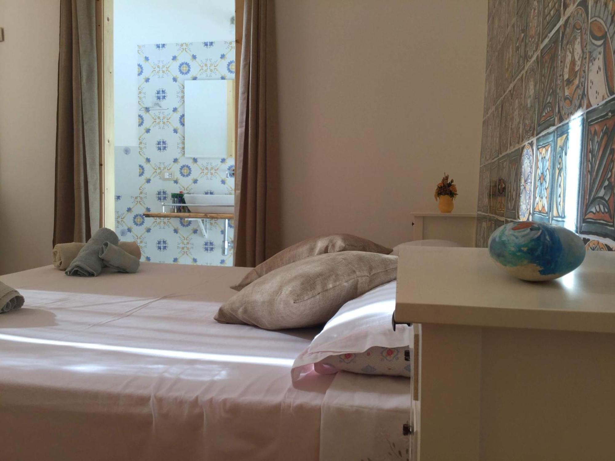 アヴォラ U' Iazzu Bed & Breakfast エクステリア 写真